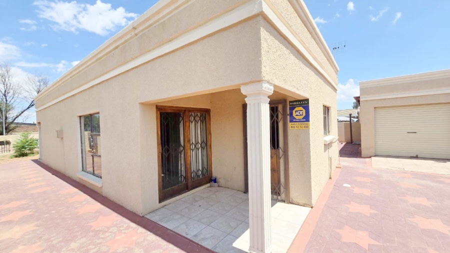 3 Bedroom Property for Sale in Beaconsfield Northern Cape